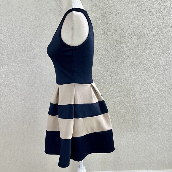 Flashing Lights Size Small Flare Party Dress Striped Dark Navy Blue & Off White - Picture 10 of 15